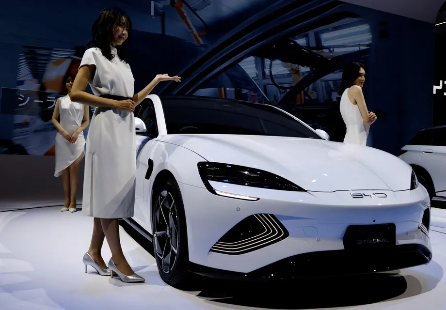 สงครามราคารถยนต์ไฟฟ้าในจีน: การหั่นราคาอย่างดุดันของ BYD จุดชนวนความปั่นป่วนในอุตสาหกรรมและสร้างความกังวลให้รัฐบาล