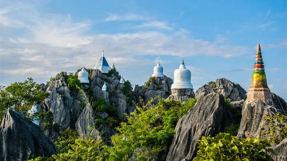 อัญมณีที่ซ่อนอยู่ของไทย: 10 จุดหมายปลายทางที่ถูกมองข้ามสำหรับการเดินทางสัมผัสวิถีแท้