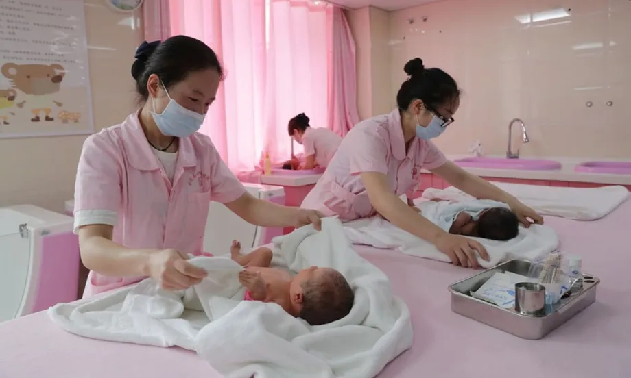 เงินอุดหนุนการเกิดทั่วประเทศของจีน: แรงจูงใจทางการเงินจะพลิกวิกฤตประชากรได้หรือไม่?