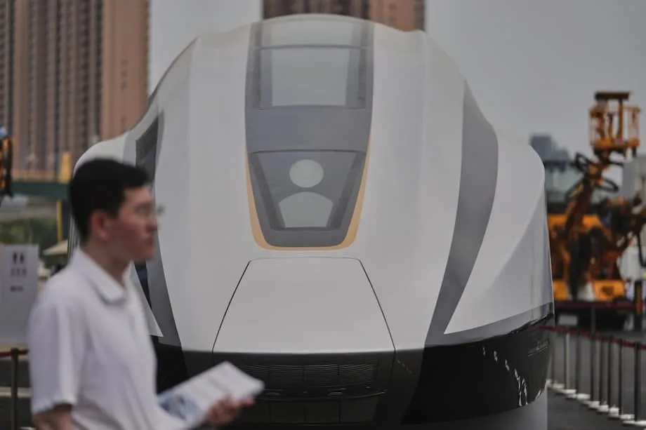 รถไฟความเร็วสูงจีน: มหัศจรรย์ทางวิศวกรรมที่เผชิญภาระหนี้มหาศาล