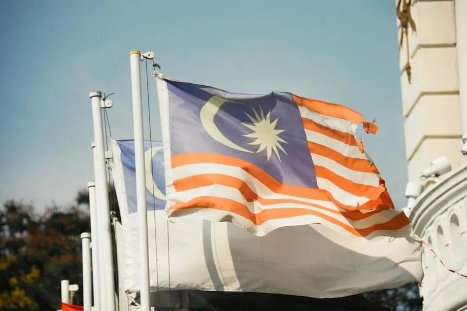 กฎหมายคาดเข็มขัดนิรภัยบนรถโดยสารของมาเลเซีย: การบังคับใช้ครั้งใหม่ โศกนาฏกรรม และความพยายามยกระดับความปลอดภัยในการเดินทาง