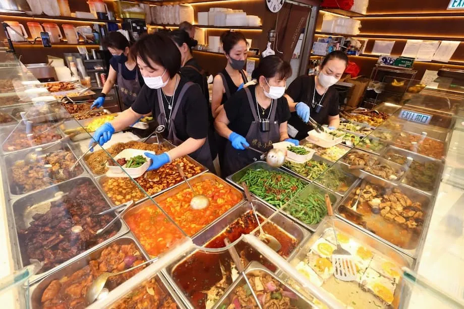 ร้านอาหารฮ่องกงเผชิญความไม่แน่นอนทางเศรษฐกิจ หลังปิดกิจการระลอกใหญ่