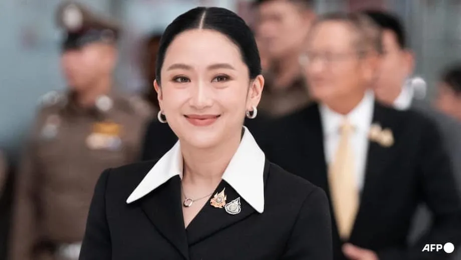 นายกรัฐมนตรีไทย แพทองธาร ชินวัตร เผชิญศึกชี้ชะตาในศาล ท่ามกลางความปั่นป่วนทางการเมือง