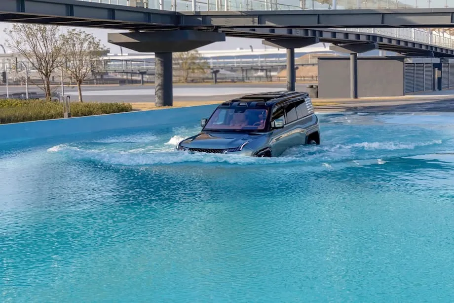 ศูนย์ประสบการณ์ BYD ในเจิ้งโจว: สนามเด็กเล่นระดับสุดยอดของจีนสำหรับผู้หลงใหลในยานยนต์
