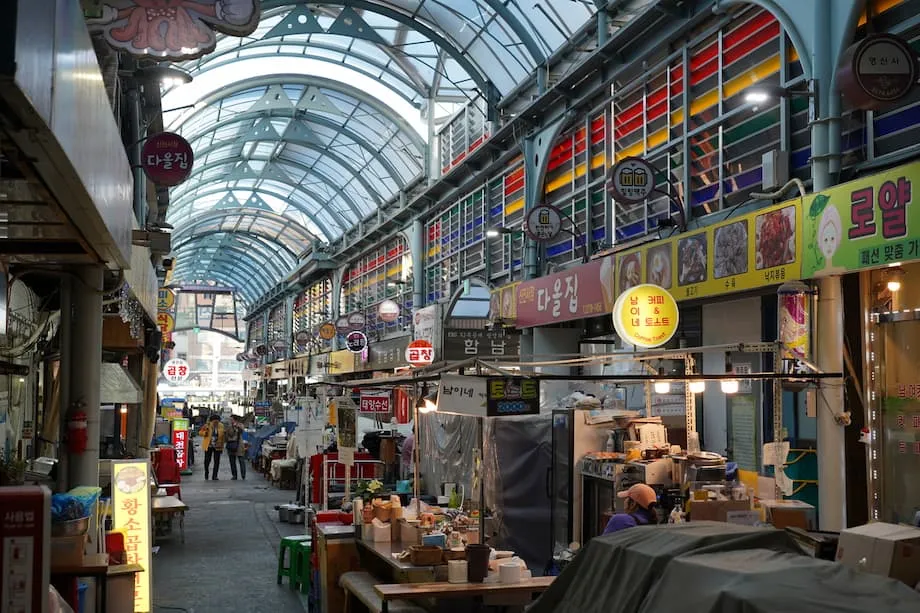 สำรวจตลาดจงโนชินจิน: ตลาดดั้งเดิมอัญมณีลับแห่งกรุงโซล