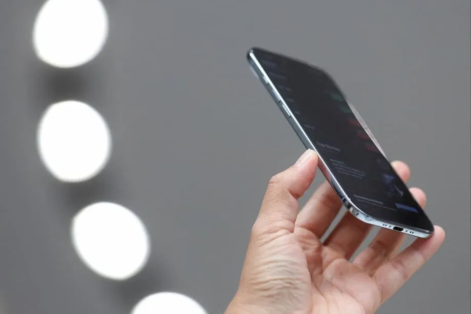Apple เลื่อนเปิดตัว iPhone Air ในจีน รออนุมัติ eSIM