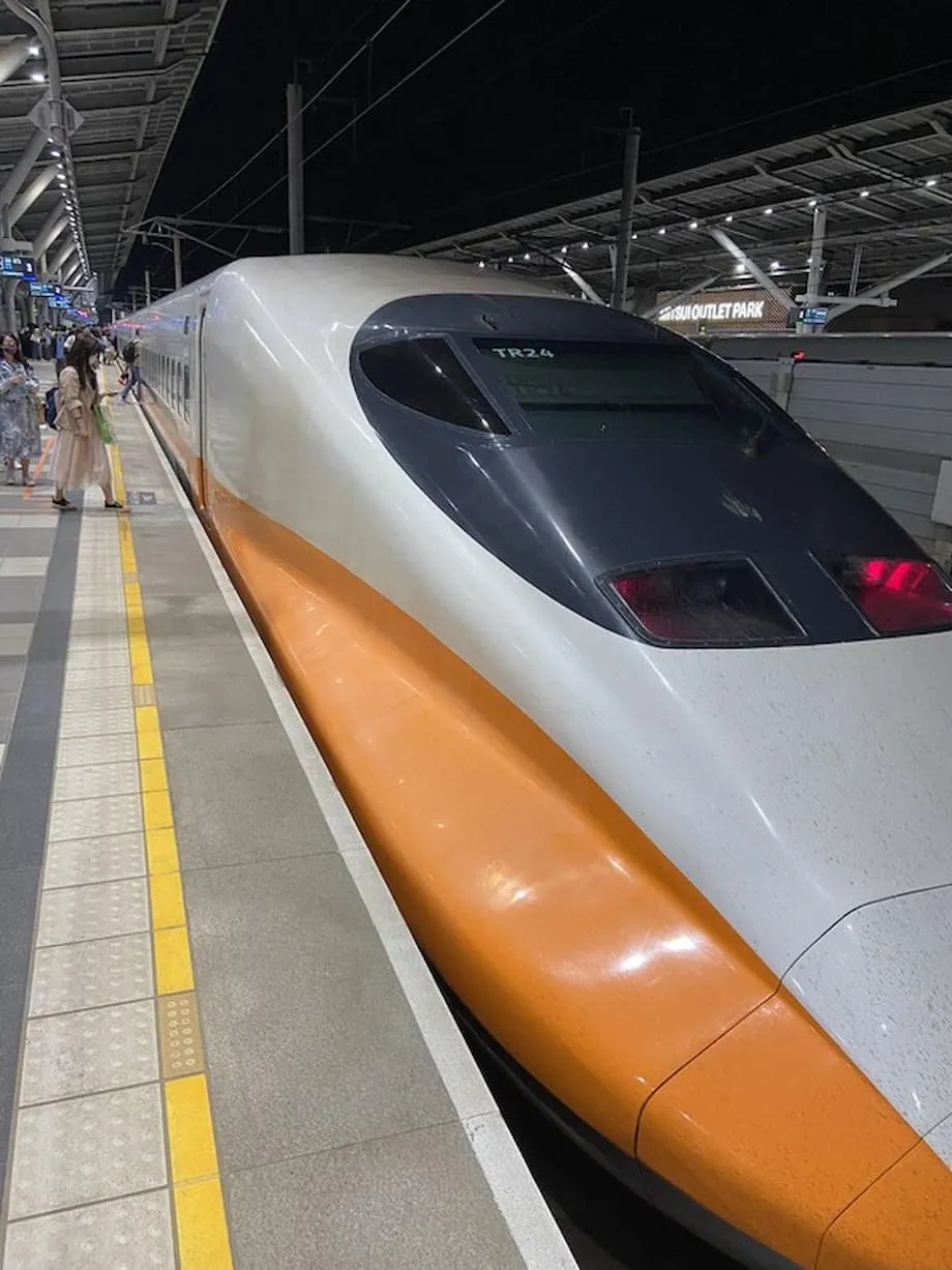 รถไฟความเร็วสูงไต้หวันเริ่มใช้กฎเข้มงวดเกี่ยวกับการใช้สมาร์ตโฟนตั้งแต่วันที่ 22 กันยายน