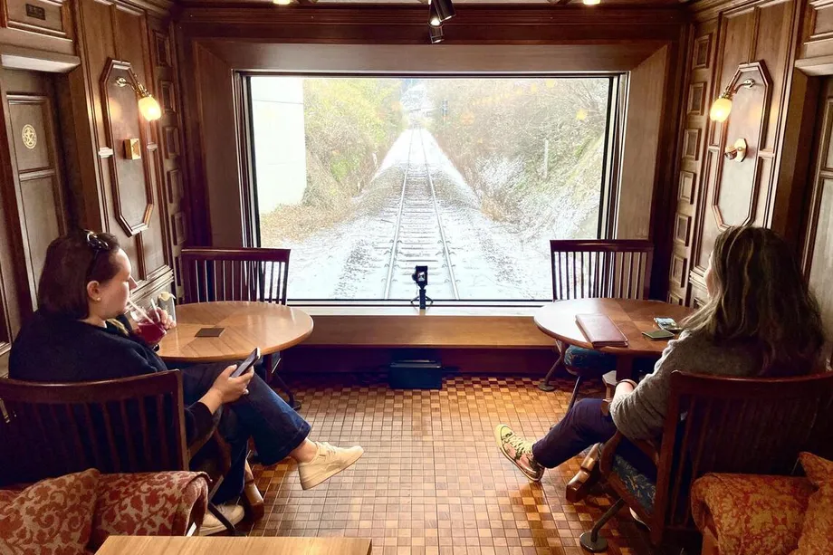เซเว่นสตาร์ส คิวชู: รถไฟหรูราคา 5,900 ดอลลาร์สหรัฐ คุ้มค่าหรือไม่?