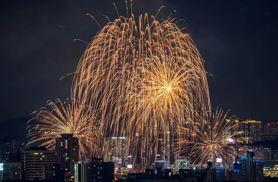 เทศกาลดอกไม้ไฟนานาชาติโซล 2025: วันจัดงาน ไฮไลต์การแสดง และวิธีรับมือฝูงชน
