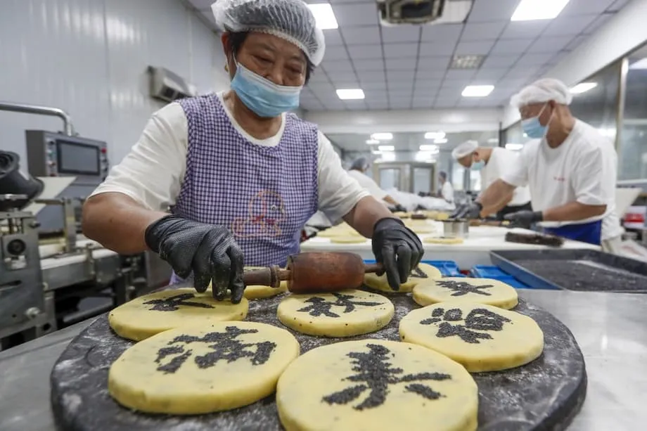 ยอดขายขนมไหว้พระจันทร์ลดลง หลังการรัดเข็มขัดกระทบประเพณีเทศกาลไหว้พระจันทร์ของจีน