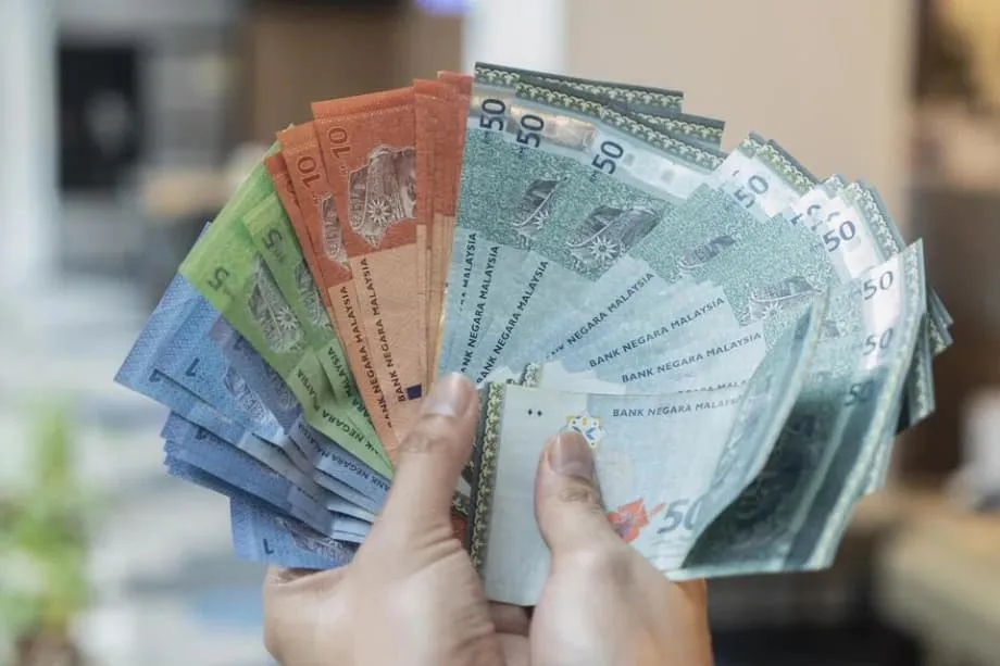 ริงกิตพุ่งแตะระดับสูงสุดในรอบ 13 เดือน ขณะมาเลเซียทำผลงานเหนือสกุลเงินเอเชีย