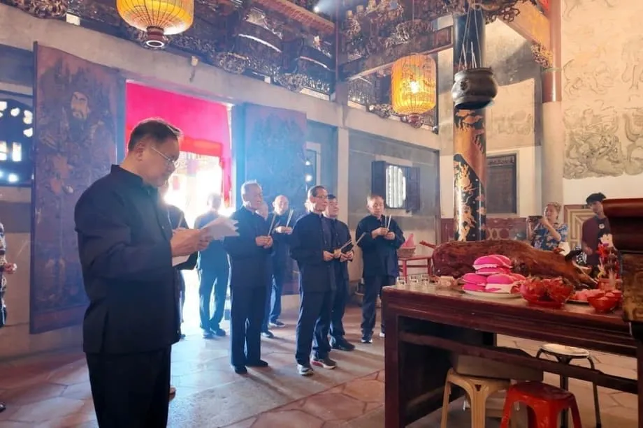 ชาวจีนเปอรานากัน: พิธีกรรมบรรพบุรุษและมรดกผสมผสานแห่งเอเชียตะวันออกเฉียงใต้