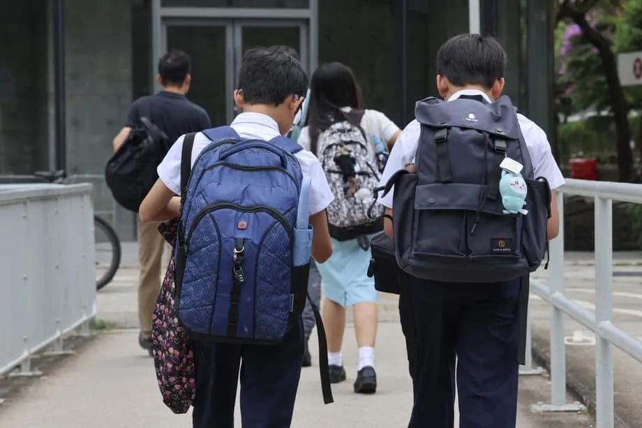 ฮ่องกงเตรียมปรับนโยบายภาษาของโรงเรียนครั้งใหญ่ หลังความสามารถภาษาอังกฤษลดลง