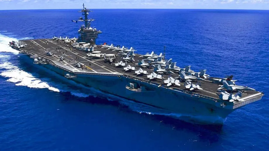 การฝึกยิงจริงของ USS Abraham Lincoln ในทะเลจีนใต้สะท้อนความพร้อมทางทหารและความเสี่ยงต่อสิ่งแวดล้อม