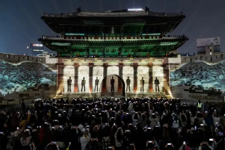 โครงการ BTS ทั่วกรุงโซลกระตุ้นการท่องเที่ยวพุ่งทุบสถิติและสร้างเม็ดเงินมหาศาลในเกาหลีใต้