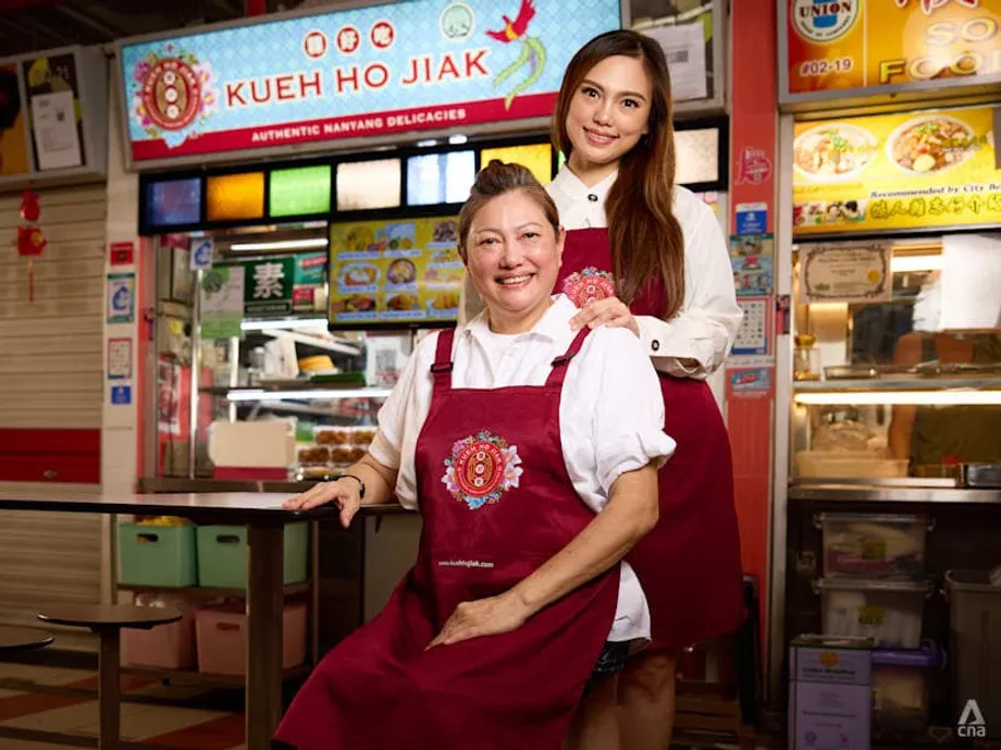 เบื้องหลัง Kueh Ho Jiak: แซนดี ตัน สืบสานประเพณีขนมกุยห์ของสิงคโปร์