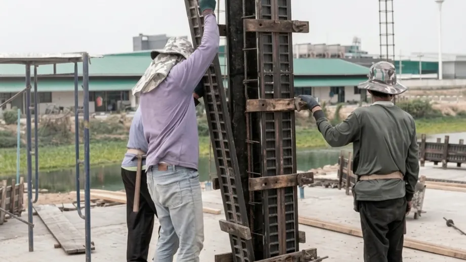 Myanmar Migrants Keep Money Outside Military Banking Channels as Remittance Controls Tighten