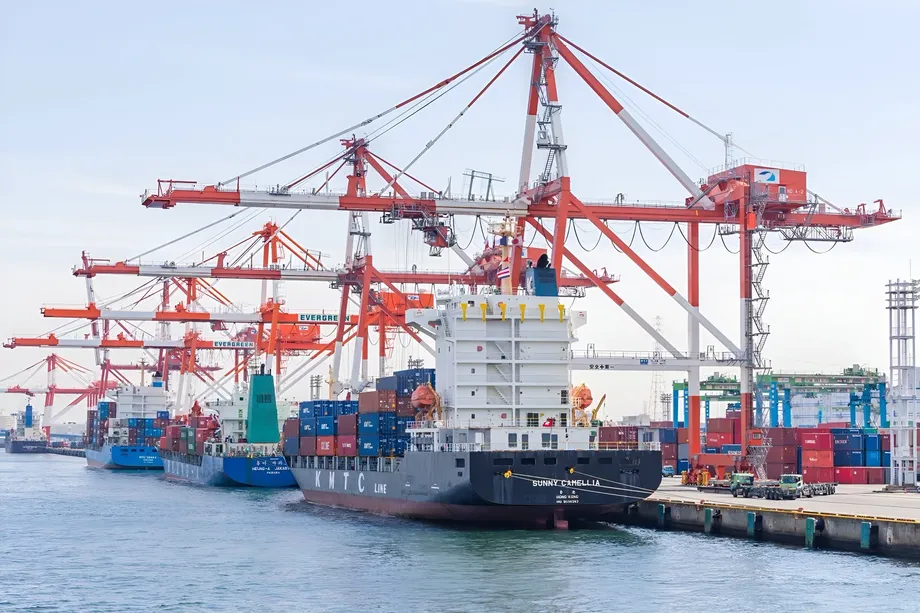 Vietnam Nears $1 Trillion in Trade as Exports Pick Up and Deficit Narrows